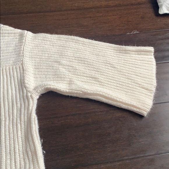 sweater - Picture 3 of 3